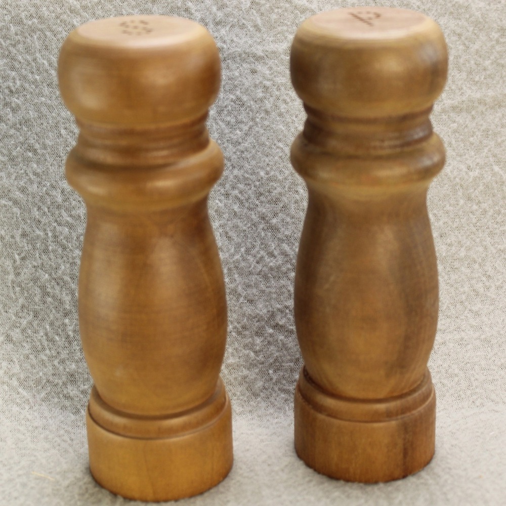Clover Salt and Pepper Shakers Unisex 6in Brown Good SP-380 Wooden Vintage Set